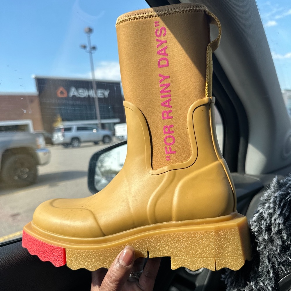 Brand new off white boots